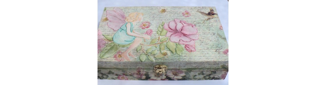 Decoupage  με 3D αποτέλεσμα σε ξύλινο κουτί