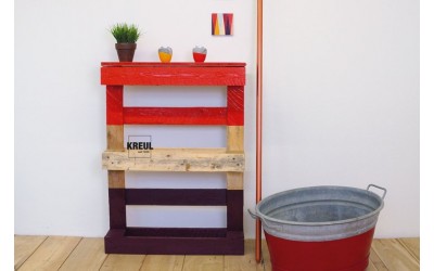 Από ξύλινη παλέτα σε ένα μοντέρνο έπιπλο